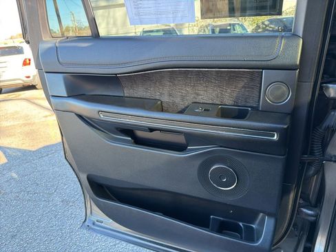 Used 2021 Ford Expedition Max Limited image 22