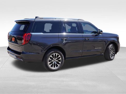 Used 2025 Ford Expedition Platinum AWD/4WD image 4