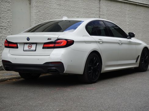 Used 2021 BMW 530i w/ M Sport Package RWD image 6