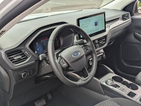 Used 2025 Ford Escape Active AWD/4WD image 12
