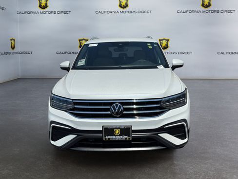 Used 2023 Volkswagen Tiguan SE FWD image 8