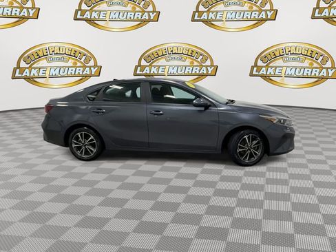 Used 2022 Kia Forte LXS FWD image 4