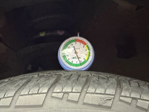 Used 2018 Toyota C-HR XLE image 24