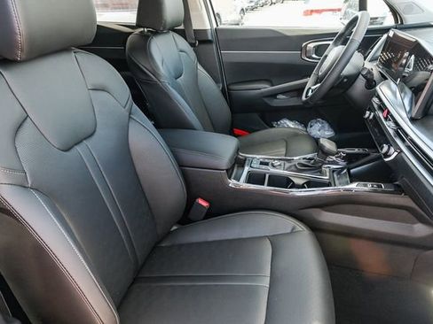 New 2025 Kia Sorento S w/ Panoramic Sunroof Package image 35