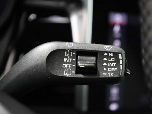 Certified 2026 Porsche Macan AWD/4WD image 30