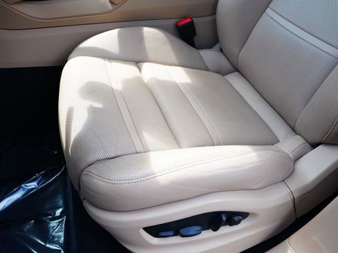 Used 2022 Porsche Cayenne S image 23