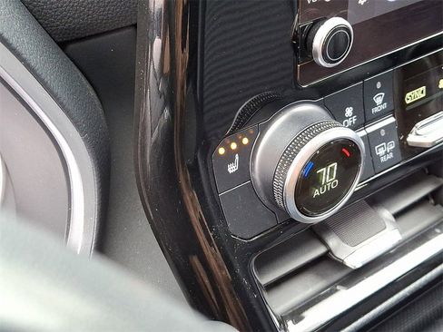 Used 2023 Toyota Highlander XSE image 25