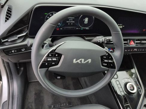 Certified 2023 Kia Niro Wind FWD image 11