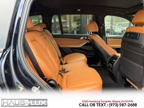 Used 2021 BMW X7 xDrive40i w/ M Sport Package AWD/4WD image 19