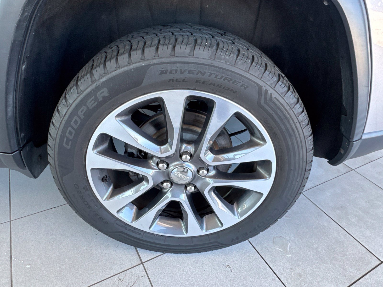Used 2018 Jeep Grand Cherokee Limited w/ Trailer Tow Group IV AWD/4WD image 15