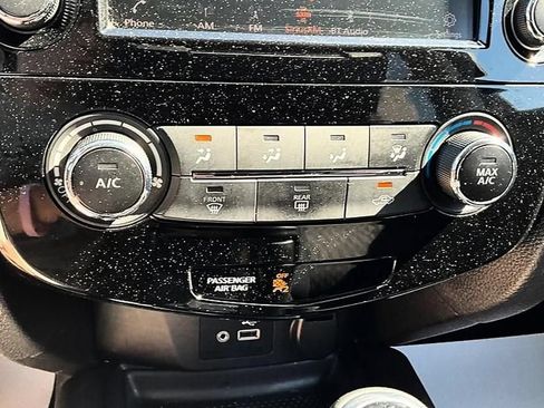 Used 2019 Nissan Rogue S w/ Special Edition Package FWD image 20