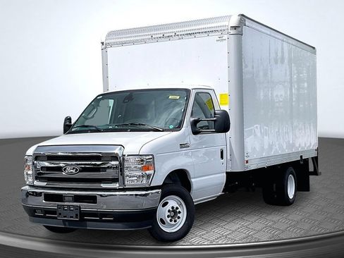 New 2027 Ford E-350 and Econoline 350 Super Duty w/ Power Equipment Group RWD image 2