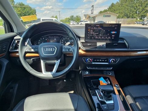 Certified 2023 Audi Q5 2.0T Premium w/ Convenience Package AWD/4WD image 2