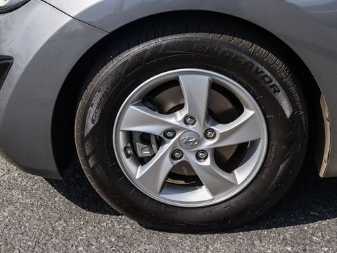 Used 2014 Hyundai Elantra SE image 12