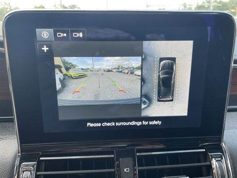 Used 2019 Lincoln Navigator L Select AWD/4WD image 28