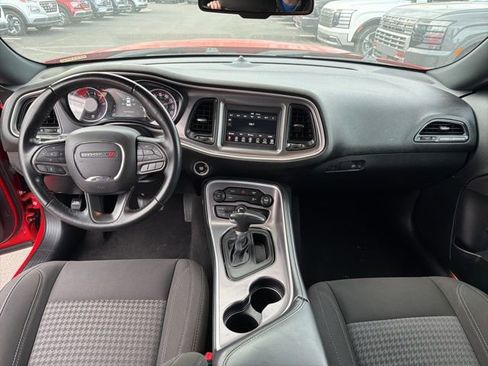 Used 2022 Dodge Challenger SXT image 26