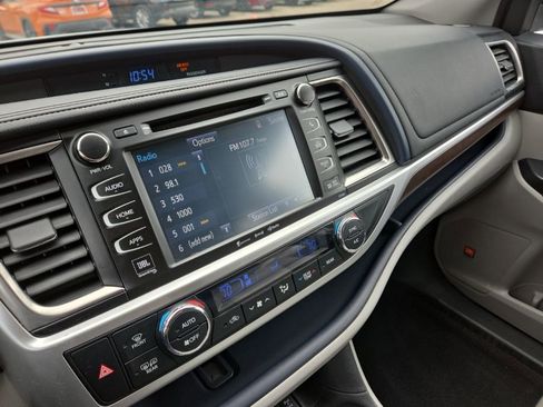 Used 2016 Toyota Highlander Limited image 31