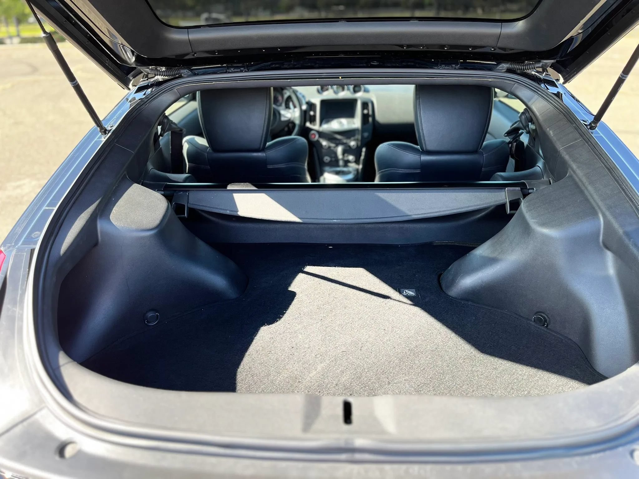 Used 2011 Nissan 370Z Touring w/ Sport Pkg RWD image 18