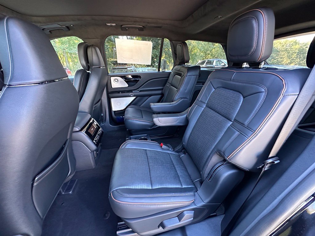 New 2026 Lincoln Aviator Black Label w/ Jet Appearance Package AWD/4WD image 19