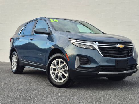 Used 2024 Chevrolet Equinox LT image 2