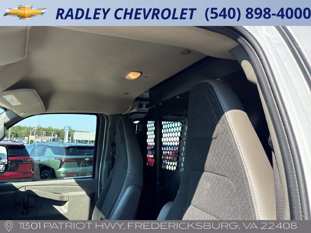 Used 2025 GMC Savana 2500 w/ Driver Convenience Package RWD image 2