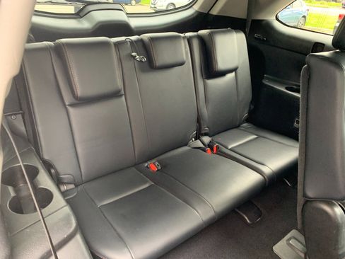 Used 2018 Toyota Highlander XLE w/ Carpet Mat Package (TMS) AWD/4WD image 40