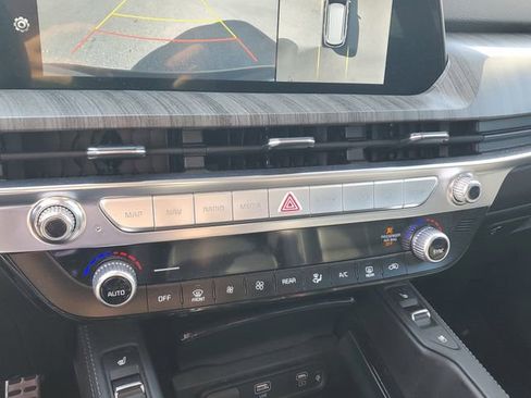 Used 2025 Kia Telluride SX image 27