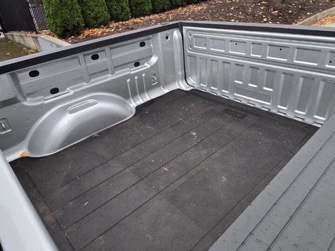 Used 2015 GMC Canyon SLE image 12