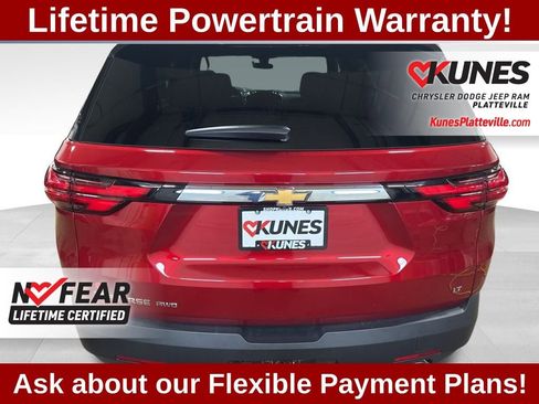 Used 2023 Chevrolet Traverse LT image 9