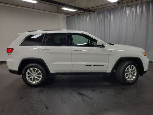 Used 2021 Jeep Grand Cherokee Laredo image 9