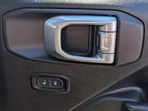 Used 2025 Jeep Wrangler Sport S image 35