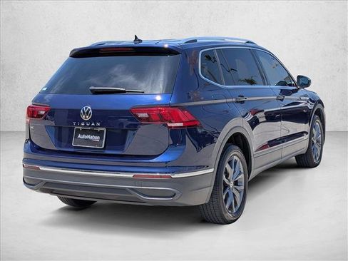 Used 2022 Volkswagen Tiguan SE FWD image 5