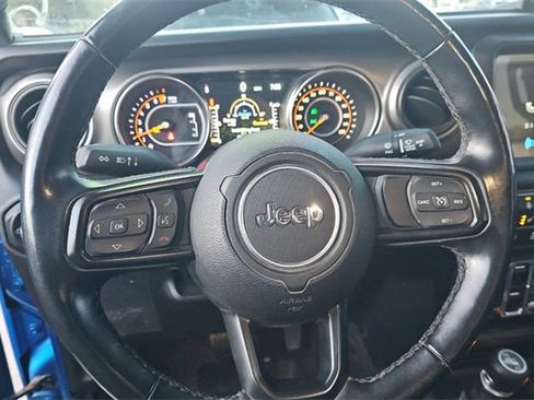 Used 2021 Jeep Gladiator Willys image 9