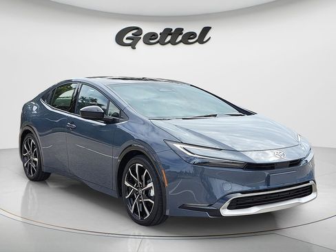 New 2026 Toyota Prius Plug-In Hybrid FWD image 2