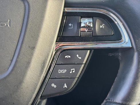 Used 2022 Lincoln Nautilus Reserve image 19