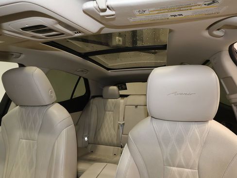 Used 2021 Buick Envision Avenir w/ Technology Package II image 18