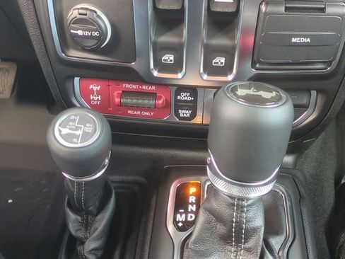 New 2026 Jeep Wrangler Rubicon AWD/4WD image 38