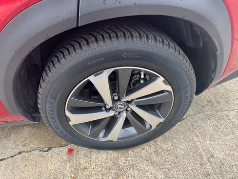 Used 2019 Lexus NX 300h AWD image 10