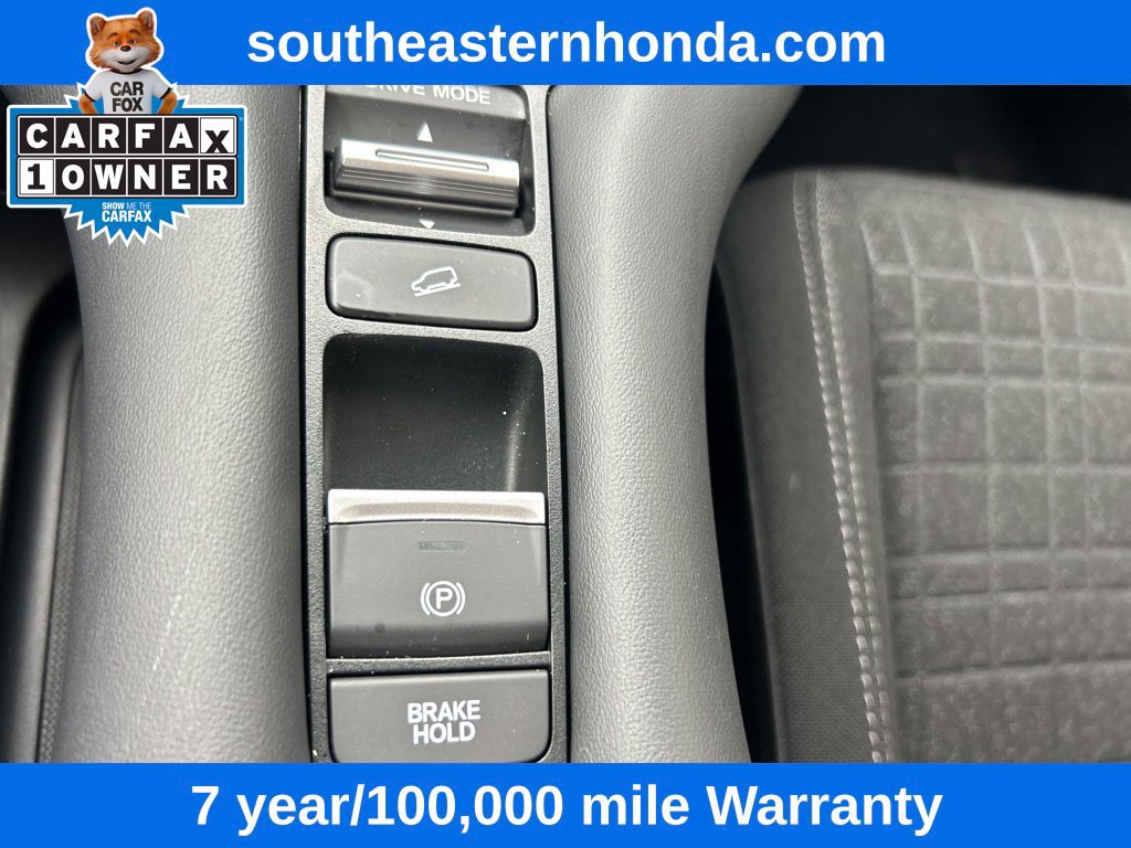 Certified 2025 Honda HR-V LX image 27