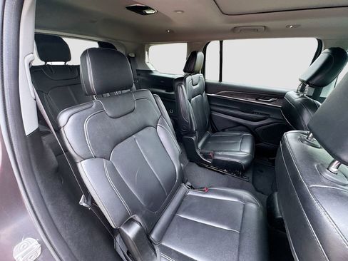 Used 2023 Jeep Grand Cherokee L Limited AWD/4WD image 25