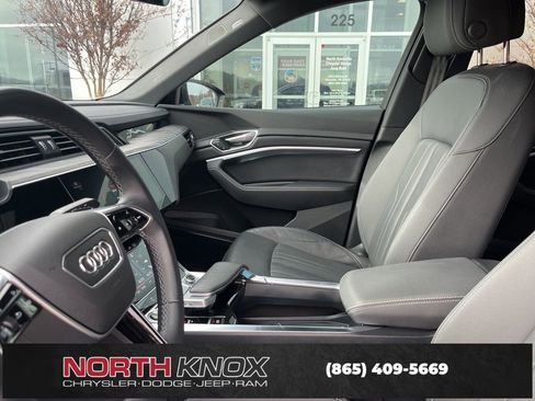 Used 2023 Audi e-tron Premium Plus w/ Premium Plus Package image 3