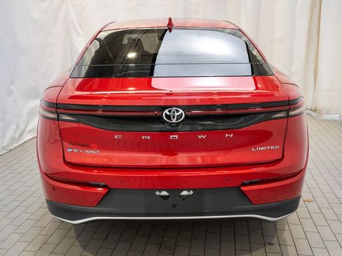 Used 2024 Toyota Crown Limited image 4