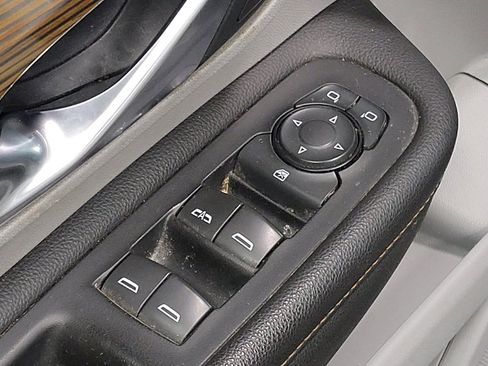 Used 2018 GMC Terrain SLE w/ Driver Convenience Package image 27