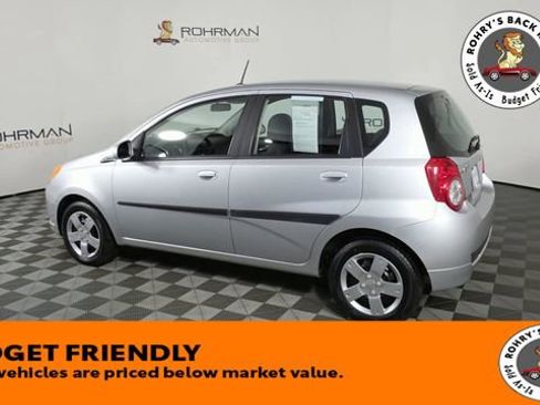 Used 2011 Chevrolet Aveo5 LT w/ LPO, Bodyside Molding Package image 6