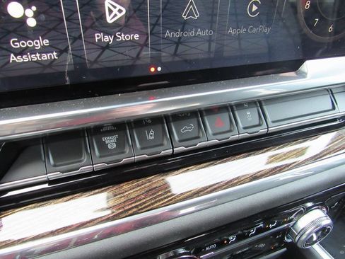 Used 2024 GMC Sierra 2500 SLE w/ SLE Convenience Package image 17