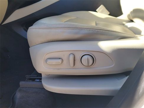 Used 2020 Buick Enclave Essence w/ Sound and Sites Package image 16