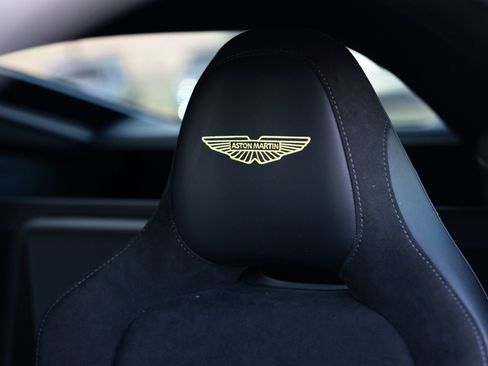 Used 2026 Aston Martin V8 Vantage Coupe image 8