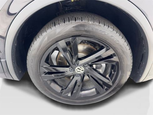 Used 2024 Volkswagen Tiguan SE R-Line w/ MDO Package, Three-Row image 88