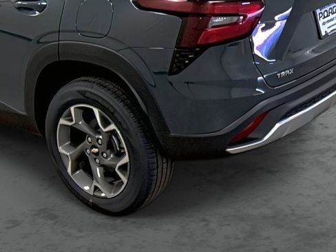 New 2026 Chevrolet Trax LT w/ Driver Confidence Package FWD image 9