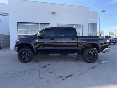 Used 2020 Toyota Tundra 4x4 CrewMax image 3